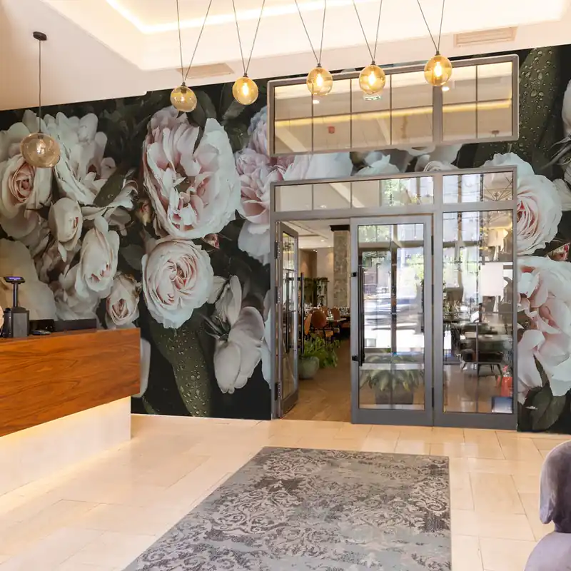 Tijdelijk Beschikbaar Carta da parati Roses place - TNT Effetto Muro / 100x300 cm