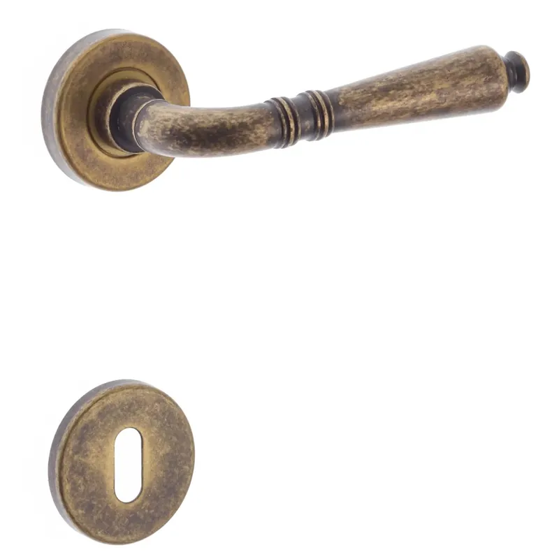 Must-Have Maniglia modello dieci con rosette bronzo antico