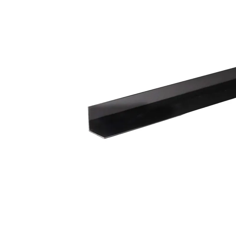 Profilo angolare 1 m 15x15 mm in pvc nero Flitsaanbieding
