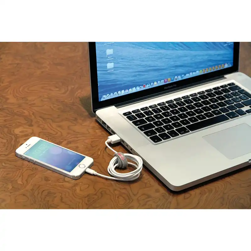 Premium Cavo dati e ricarica per dispositivi Apple con presa 8-pin Lightning Cm100