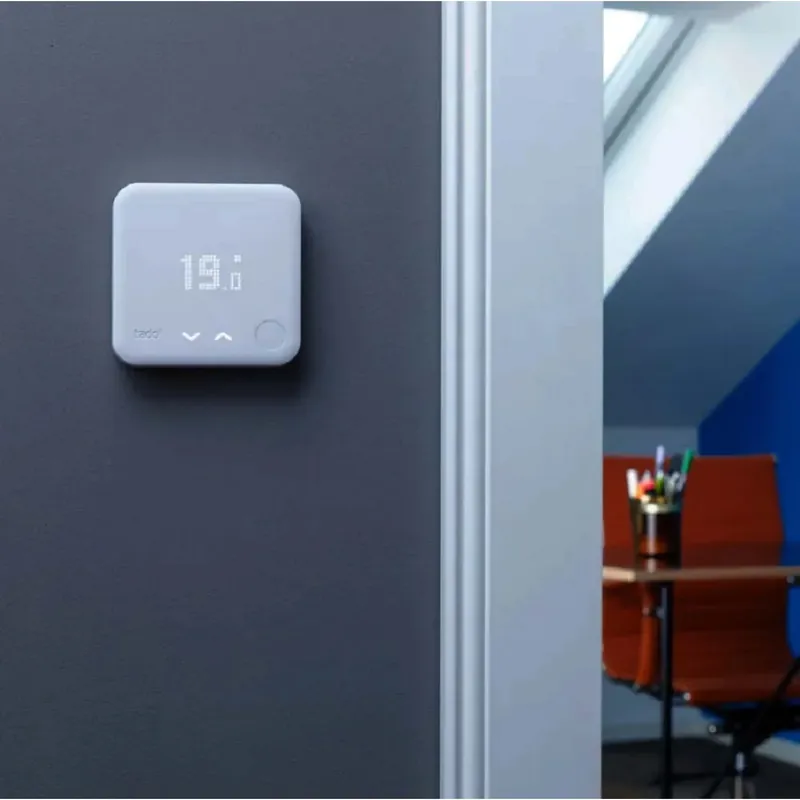 Beperkt Aanbod Kit di base termostato Smart Home Tado v3+ con supporto decorativo