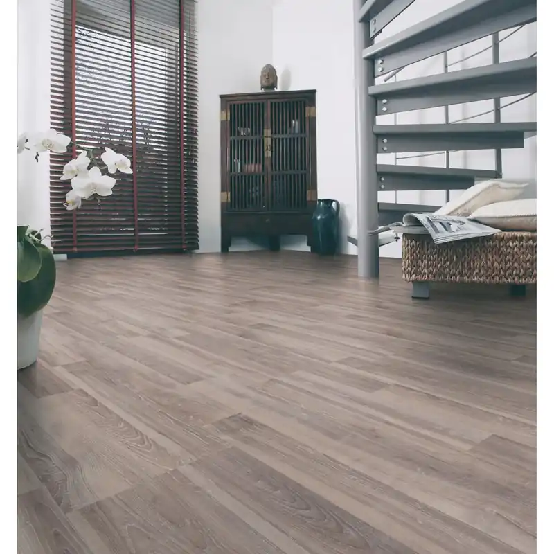 Pavimento laminato Comfort quercia sp. 7 mm 2,663 m² Korting