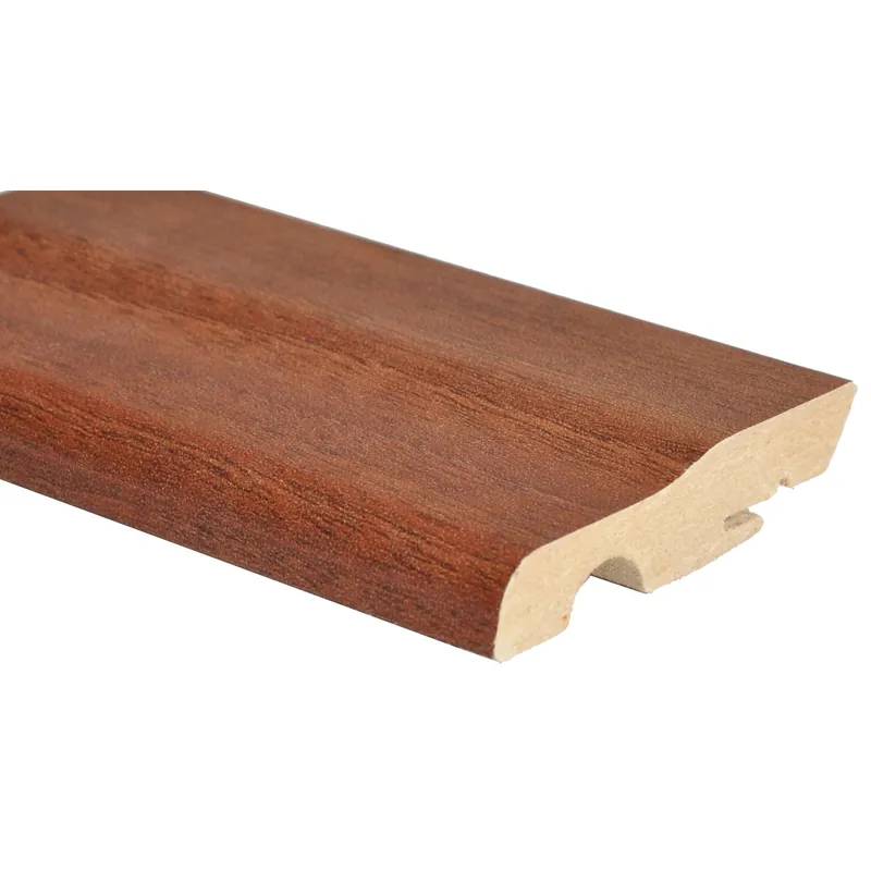 Battiscopa in MDF con passacavo rivestito merbau H 7 cm Exclusieve Aanbieding