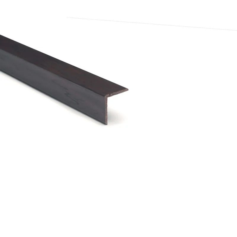Paraspigolo in PVC noce scuro H 2,4 cm Koopje